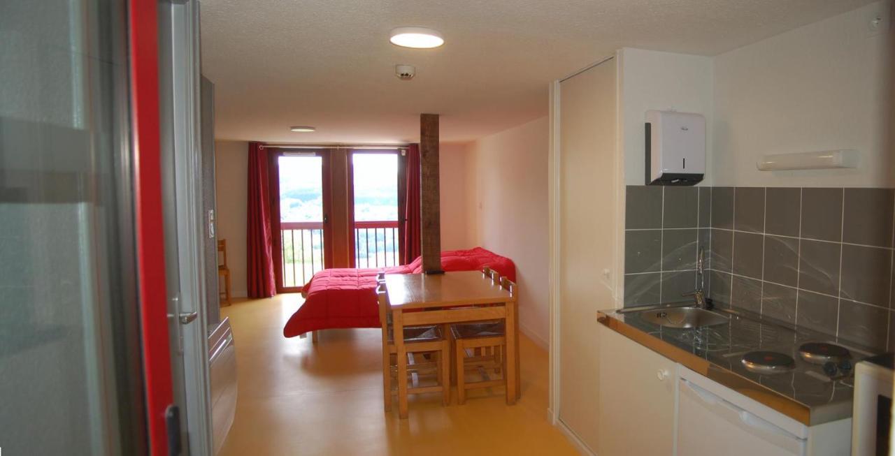 Gîte du Haut Cantal - Meublés avec kitchenette et chambres sans kitchenette Condat  Exterior foto
