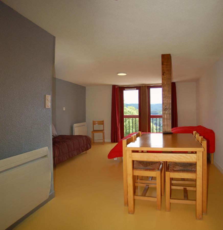 Gîte du Haut Cantal - Meublés avec kitchenette et chambres sans kitchenette Condat  Exterior foto